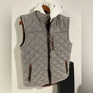 BKE Vest, Removable hood